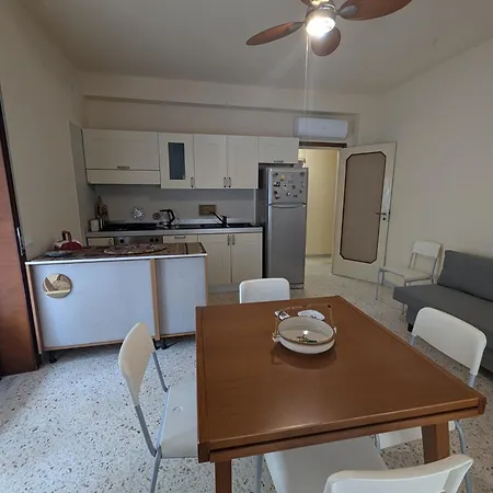 Apartamento Intero Sul Lungomare Di
